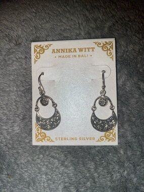 BNWT Annika Witt Sterling Silver Floral Hoop Earrings $68